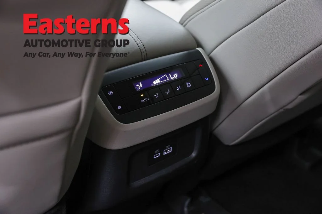 Used 2022 Gray Nissan SL image 22