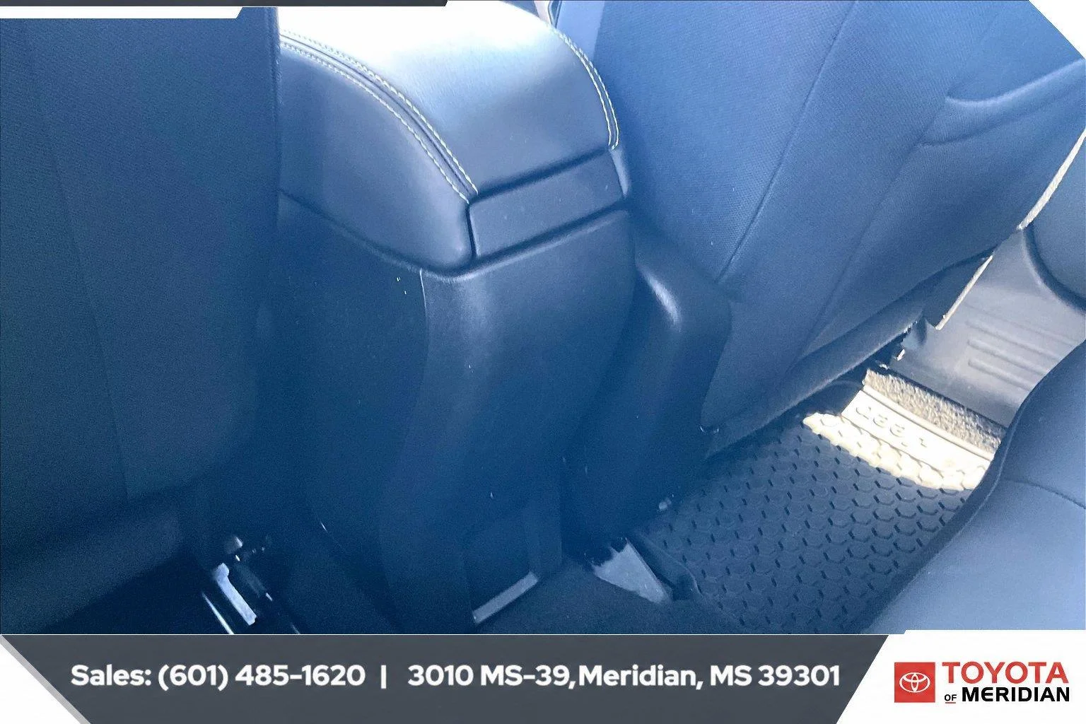 Used 2023 Alpine White Clearcoat Jeep Upland image 24