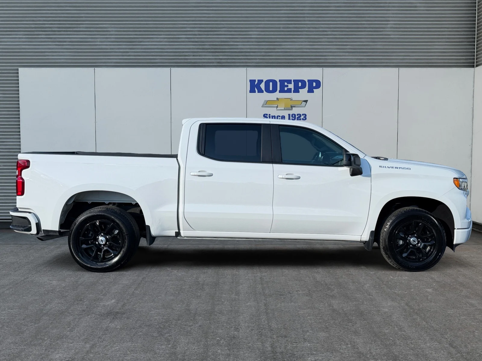 Used 2026 Summit White Chevrolet RST image 6