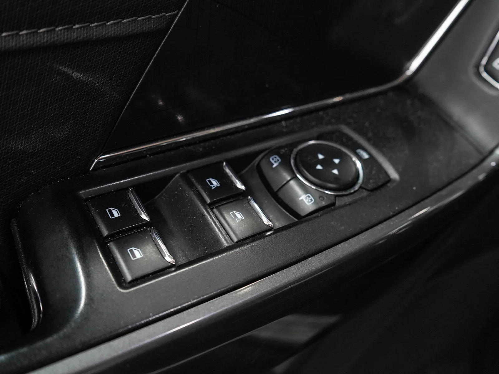 Used 2022  Ford XL image 21