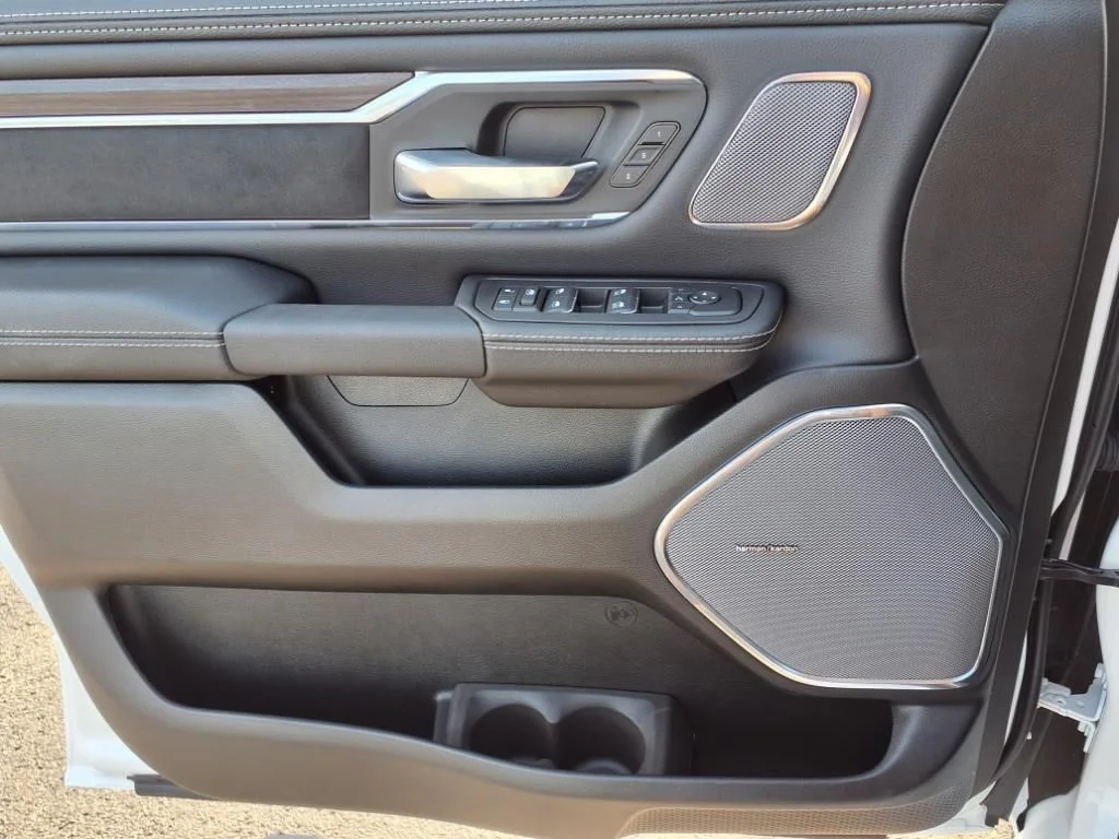 2026 RAM 1500 Laramie - Photo 16
