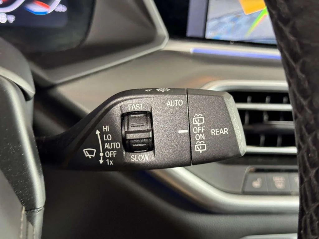 Certified Used 2022 Gray BMW xDrive40i image 24
