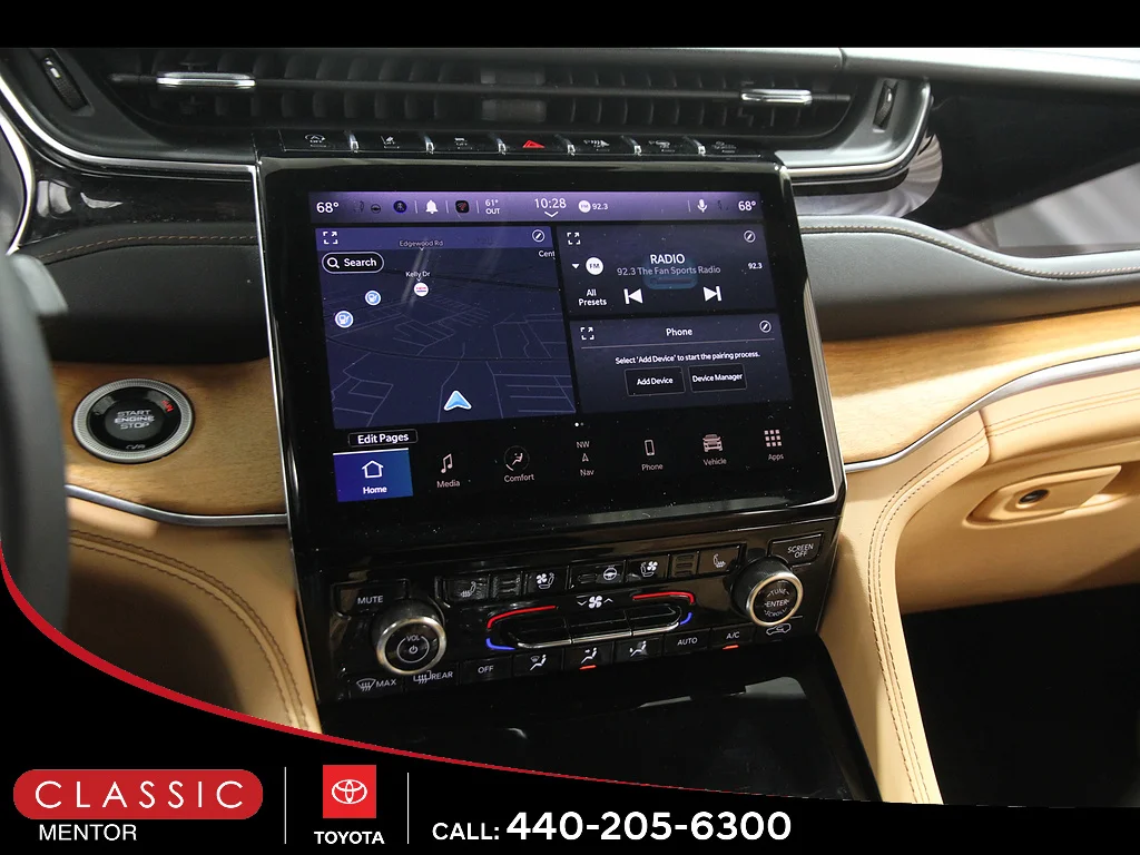 Used 2023 Diamond Black Crystal Pearl Coat Jeep  image 9