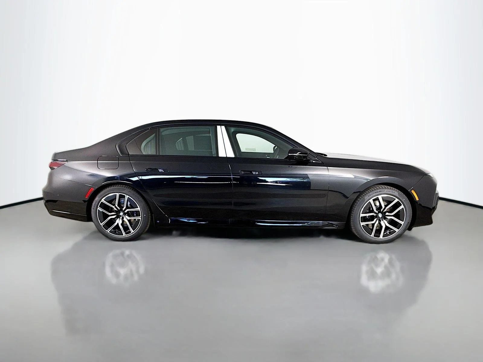 Used 2026 Black Sapphire Metallic BMW M70 image 8