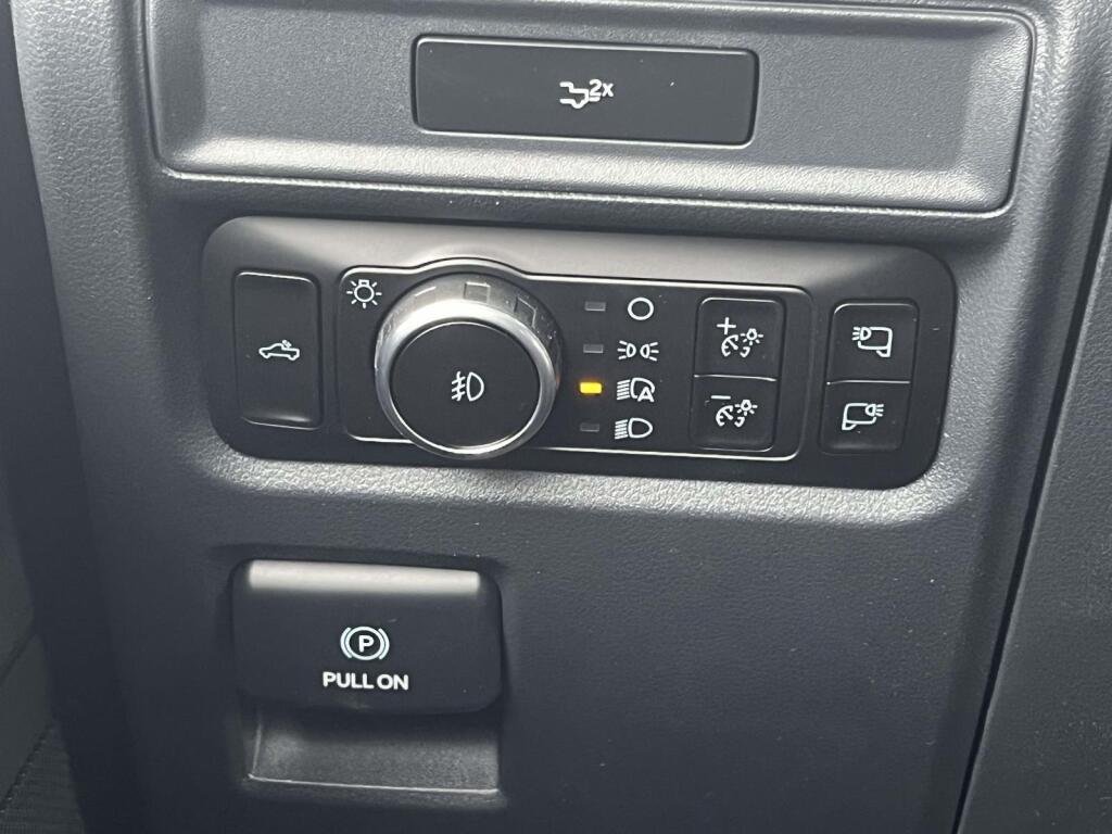 New 2026 Agate Black Metallic Ford XLT image 30