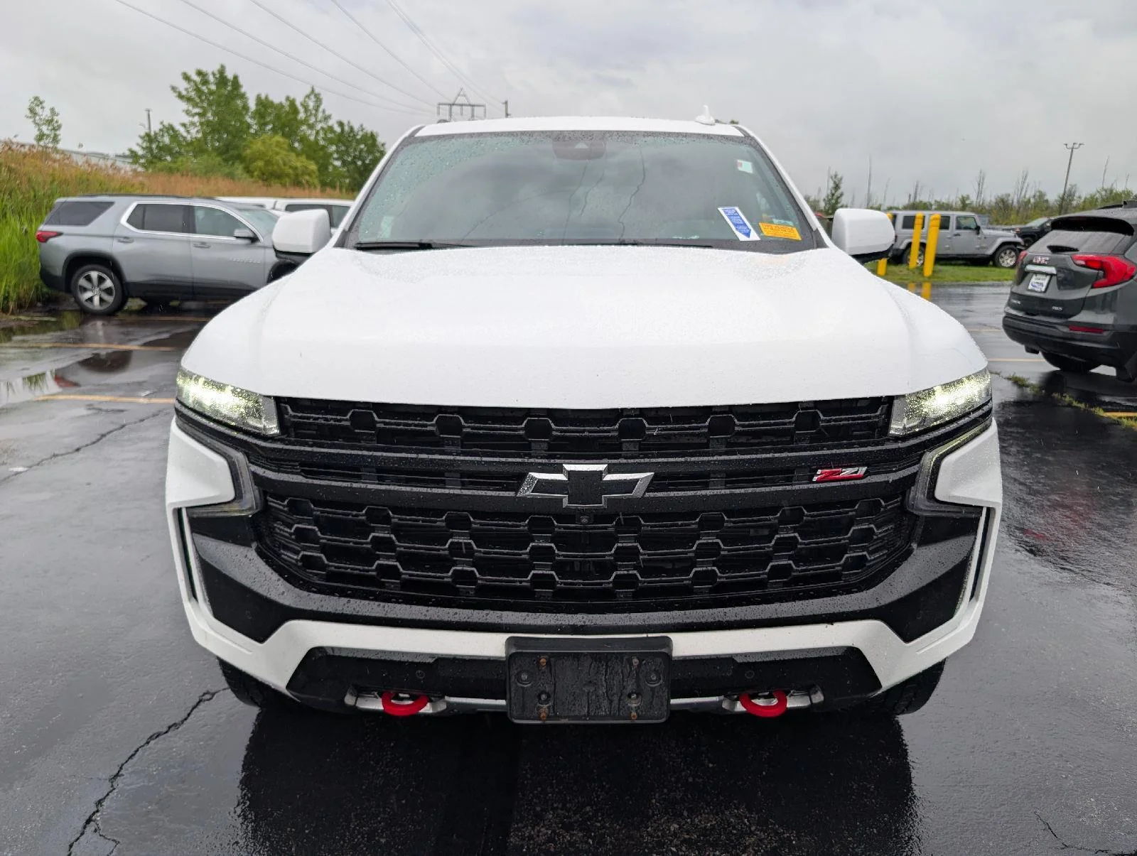Used 2024 Summit White Chevrolet Z71 image 2