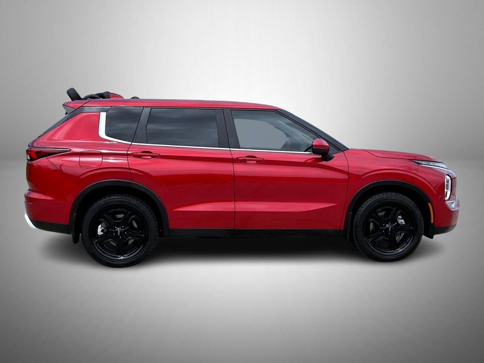 Used 2023 Red Mitsubishi SE image 4