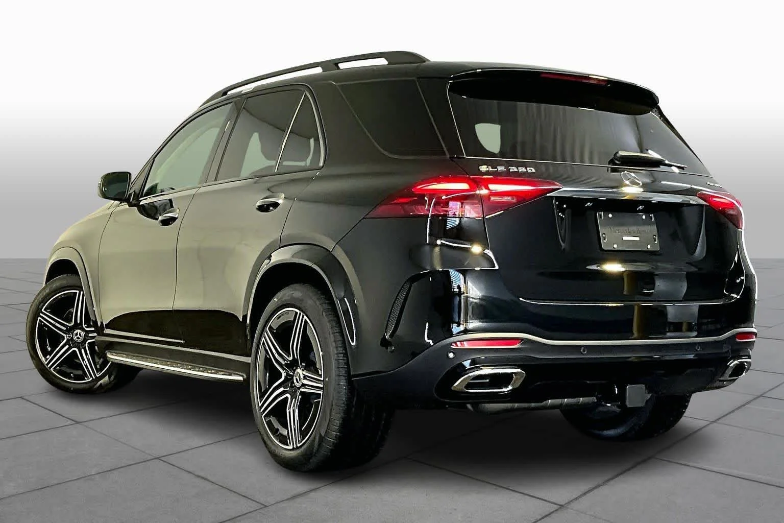 New 2026 040/Black Mercedes-Benz GLE 350 image 3