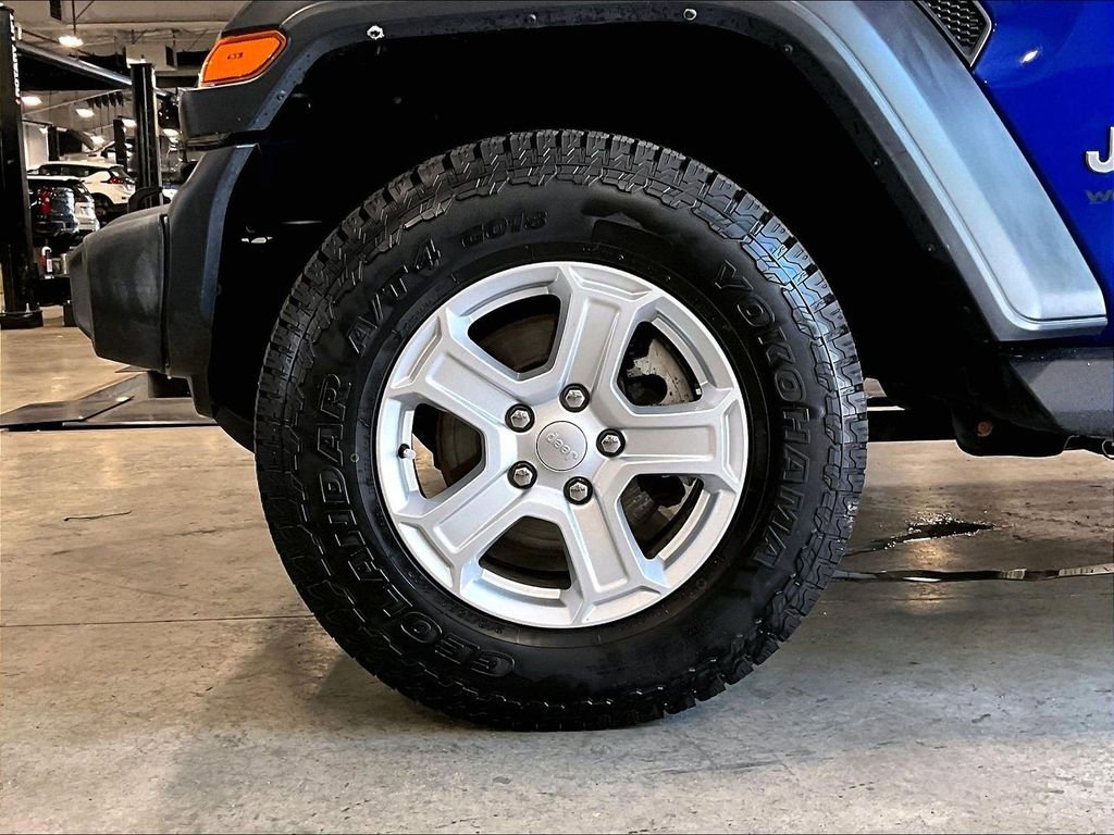 Used 2019 Blue Jeep Unlimited Sport S image 7