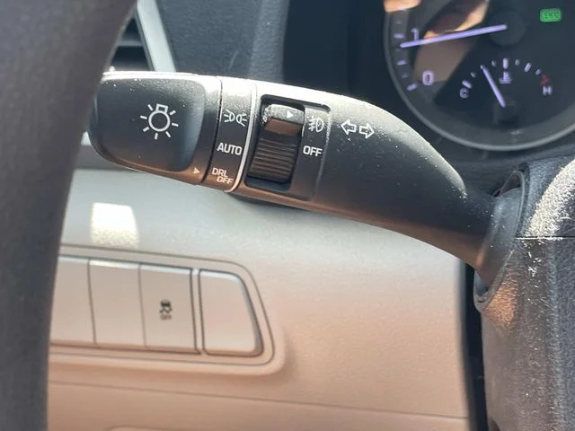 Used 2018 Silver Hyundai SEL image 23