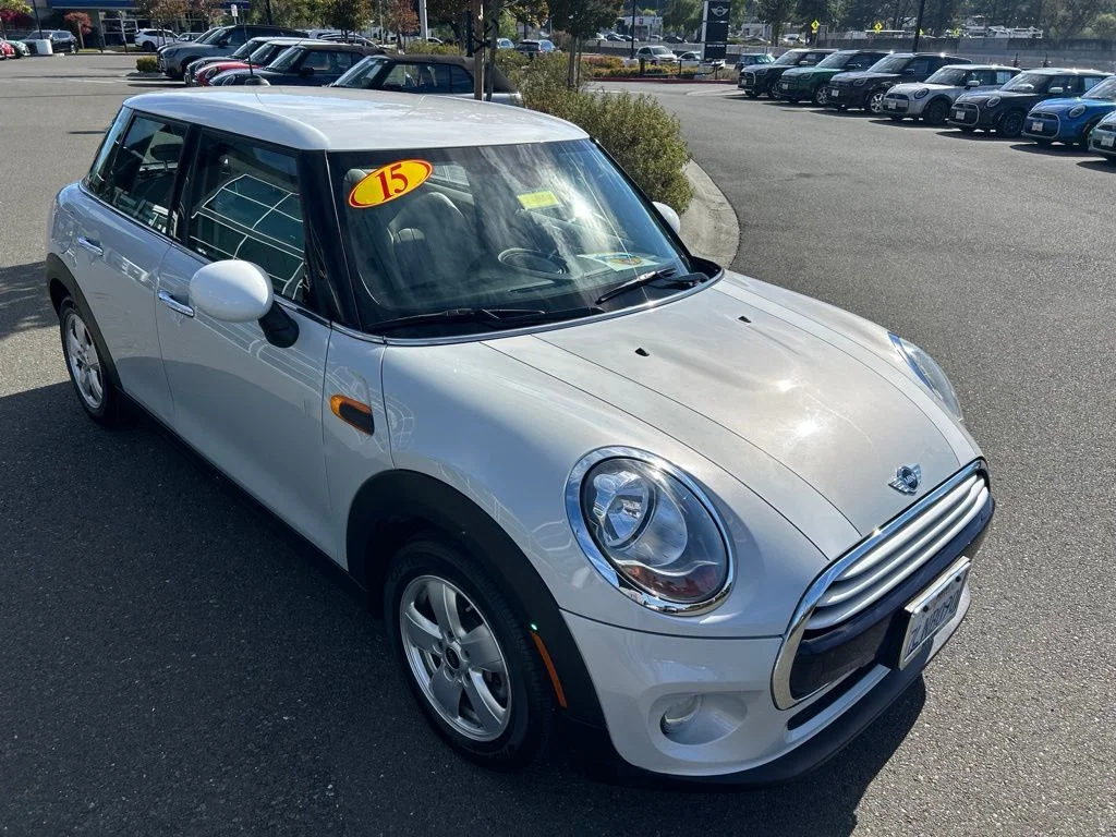Used 2015 White MINI Base image 9