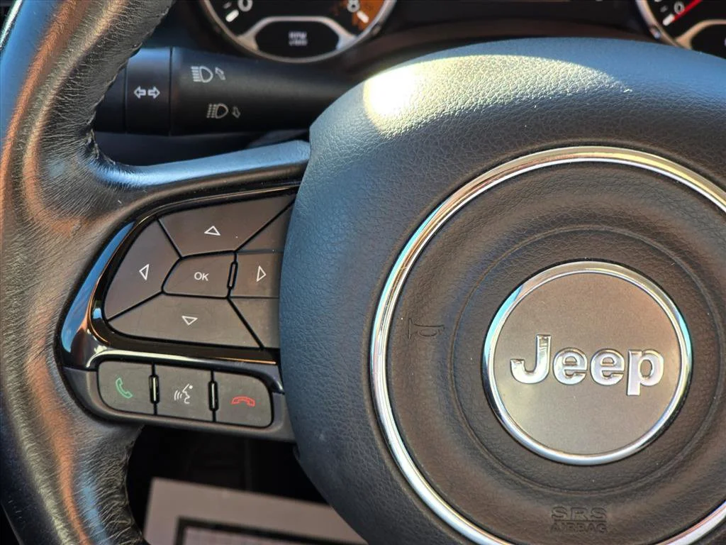 Used 2017 Black Jeep Latitude image 15
