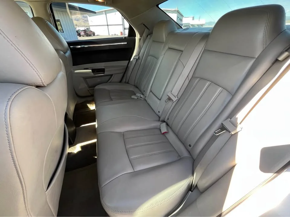 Used 2006 Silver Chrysler Base image 14