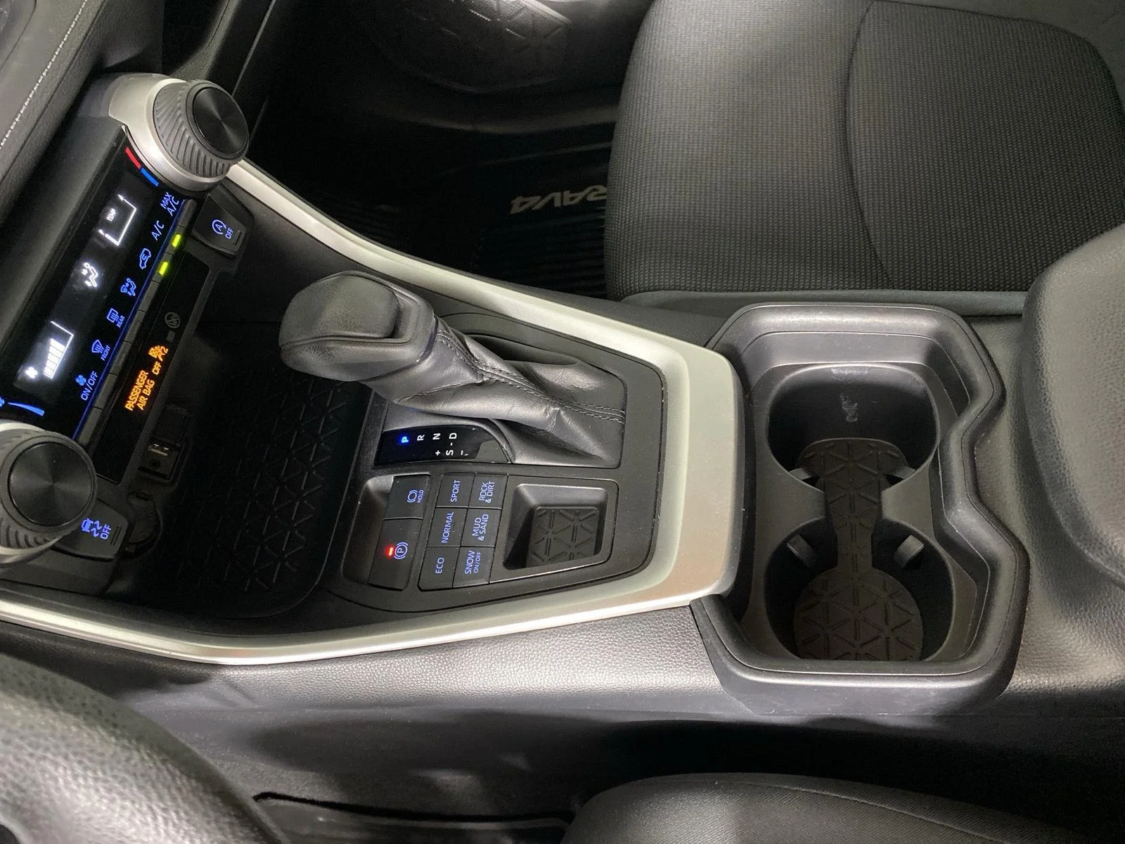 Used 2019 Gy Toyota LE image 20