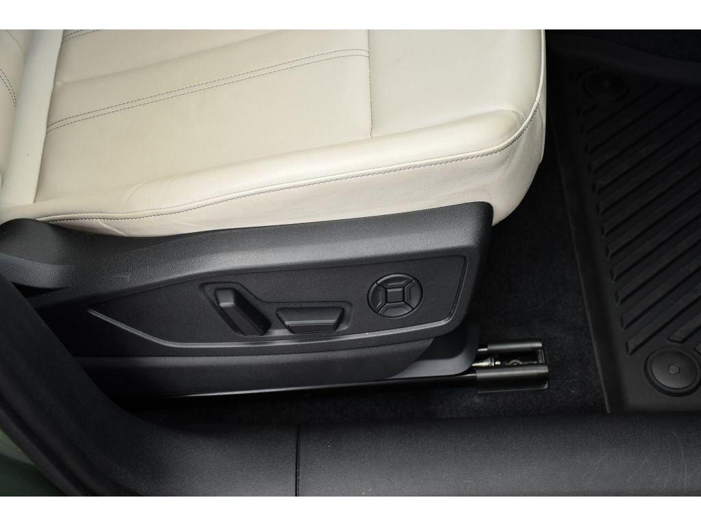 Used 2025 District Green Metallic Audi Premium Plus image 28