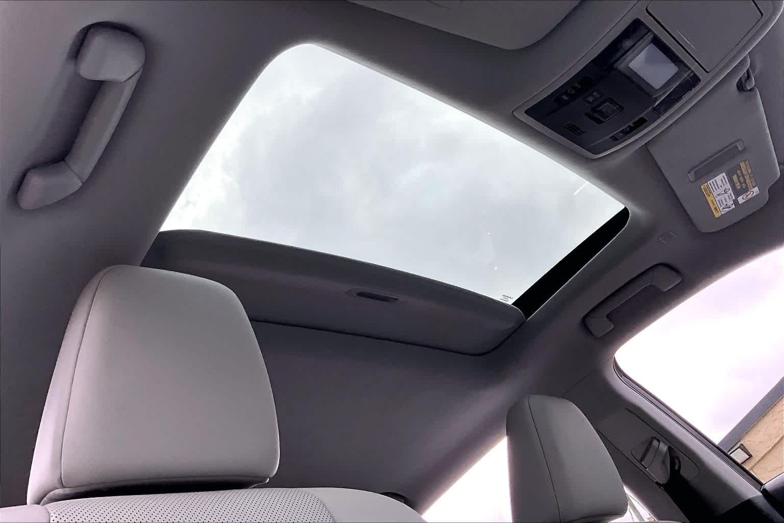 Used 2022 Eminent White Pearl Lexus  image 13