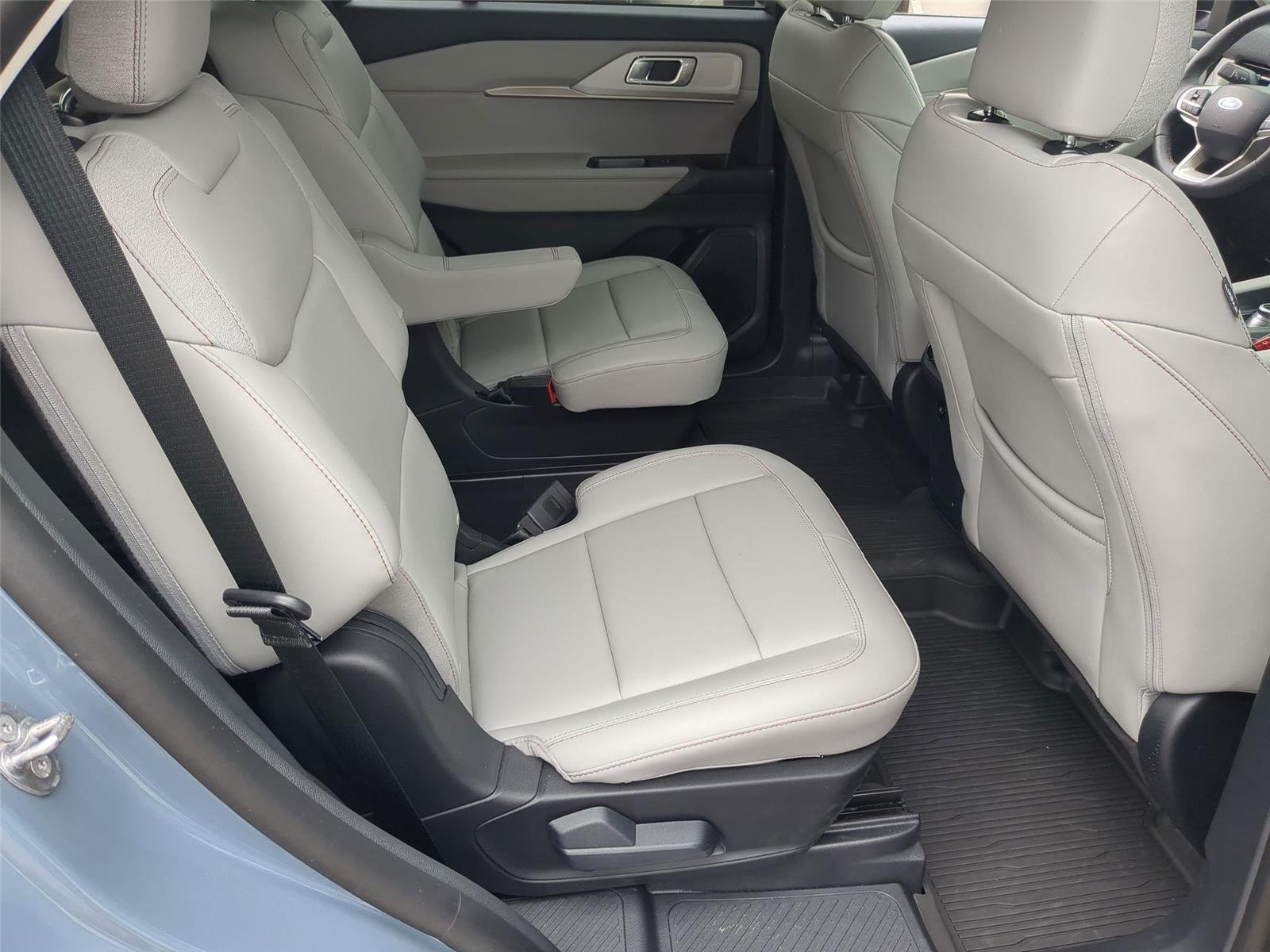 New 2026 Vapor Blue Metallic FORD Active image 35