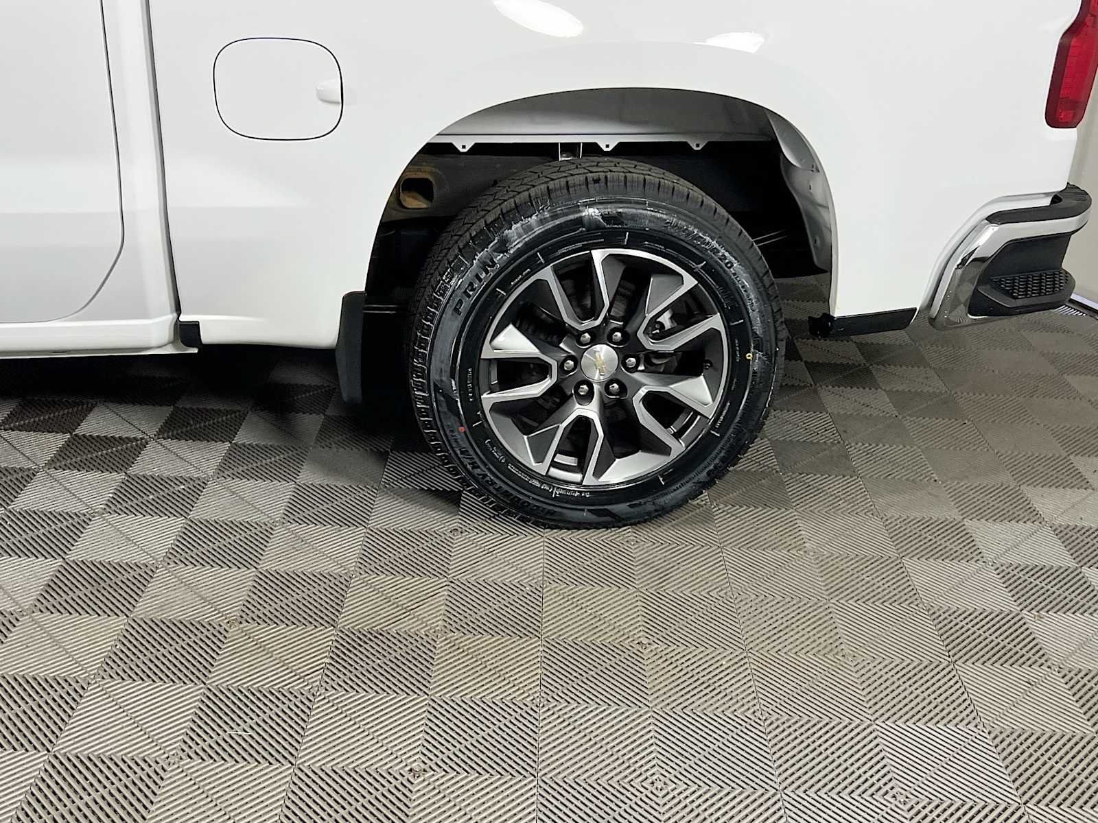Used 2023 Summit White Chevrolet LT image 29