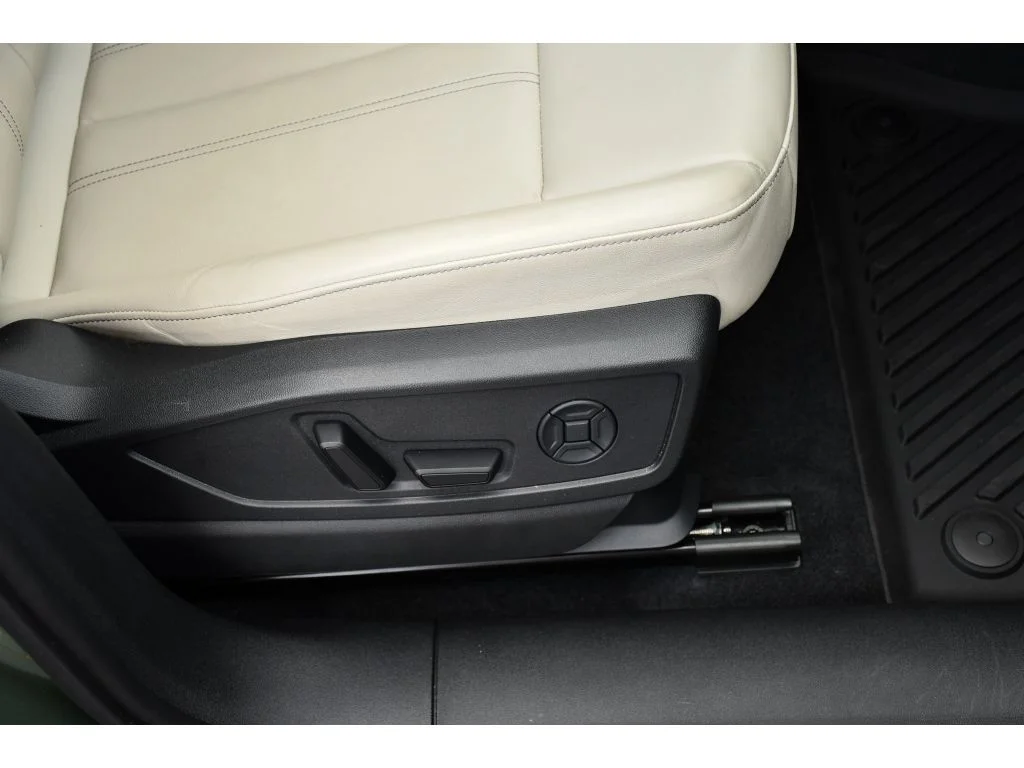 Used 2025 District Green Metallic Audi Premium Plus image 28