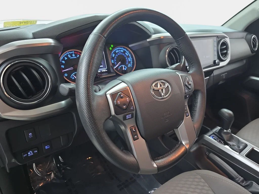 Used 2023 White Toyota SR5 image 18