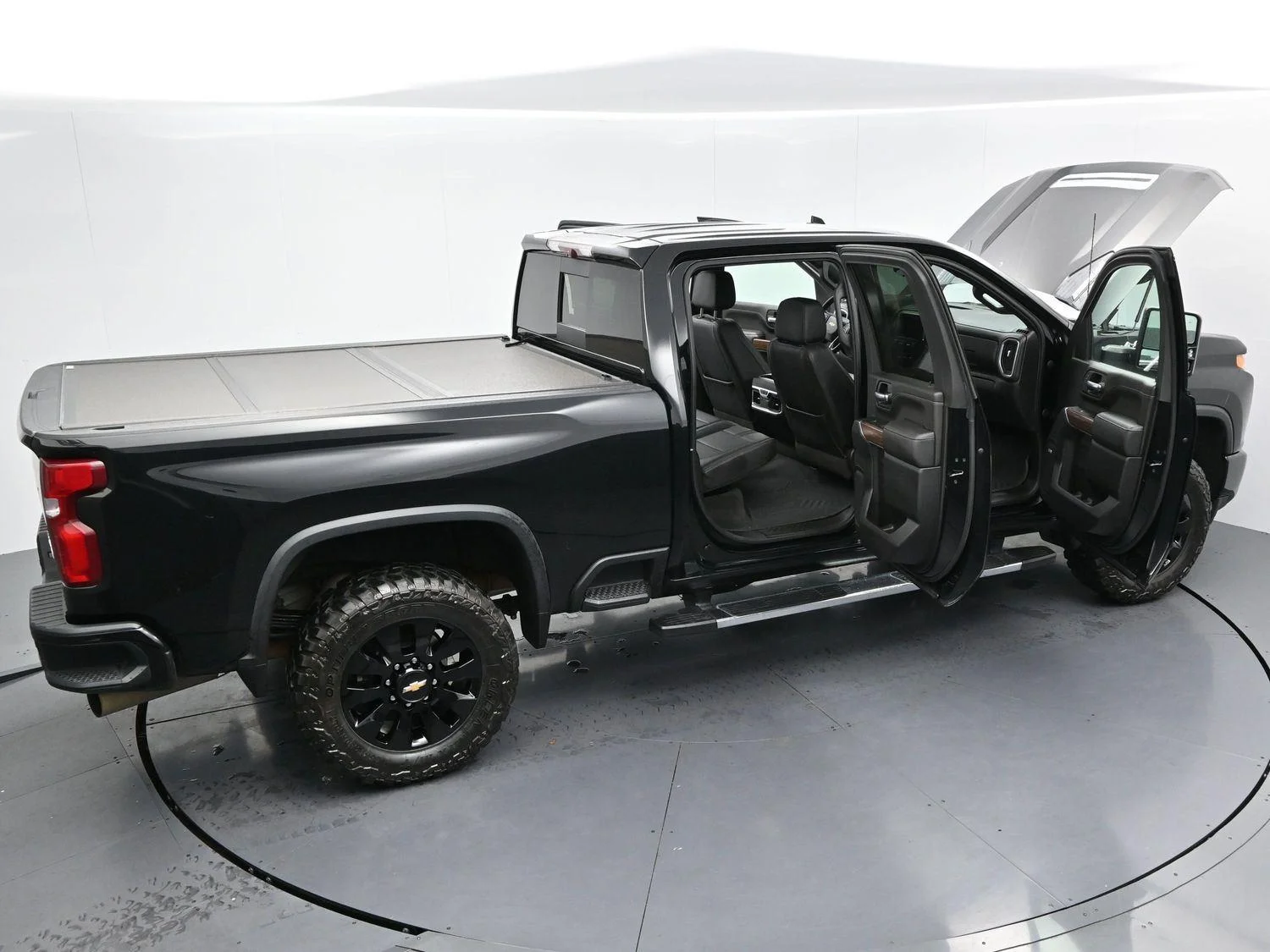 Used 2021 Black Chevrolet High Country image 38