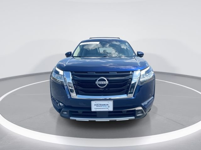Used 2023 Blue Nissan SL image 3
