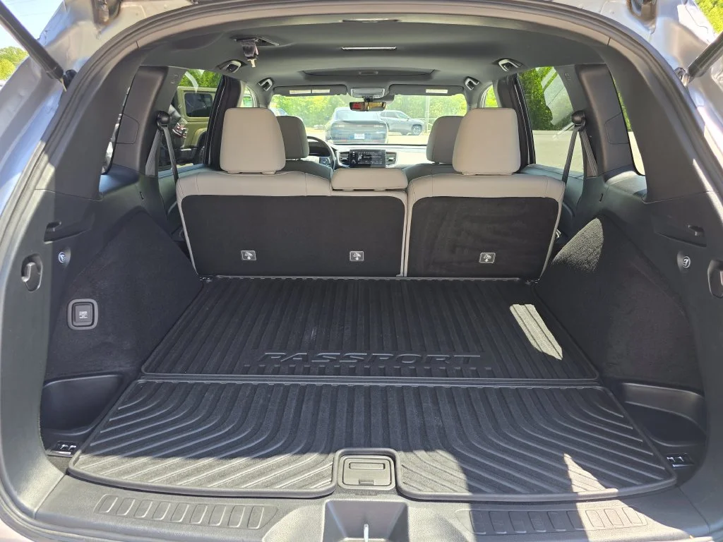 Used 2023 Silver Honda EX-L image 14