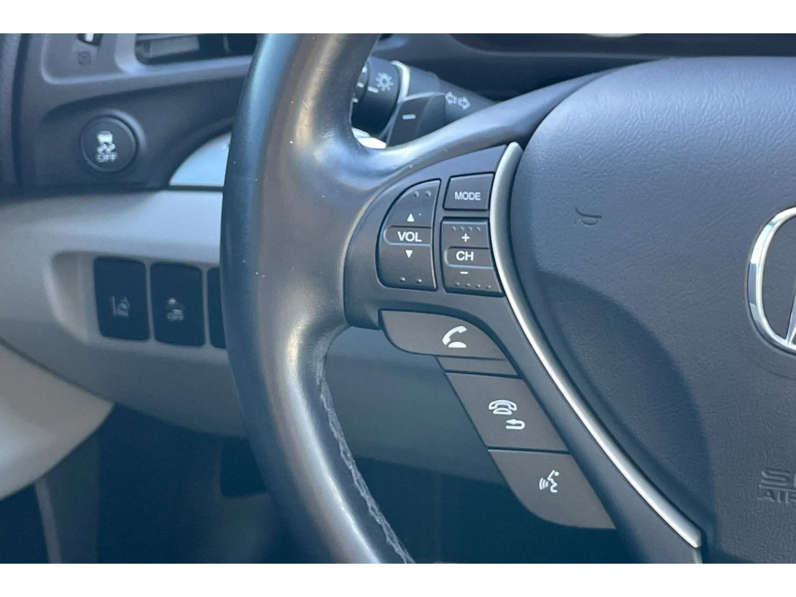 Used 2020 Platinum White Pearl Acura w/Technology Pkg image 35