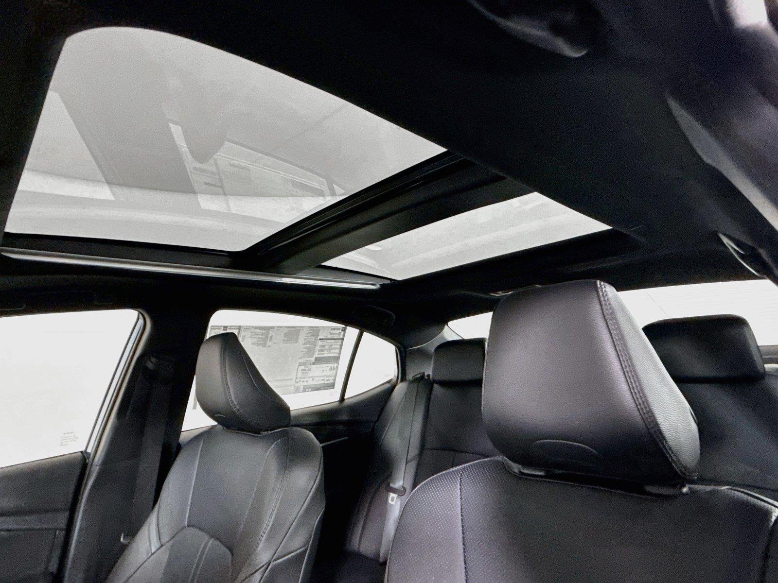 New 2026 Ocean Gem w/Midnight Black Metallic Roof Toyota XSE image 6