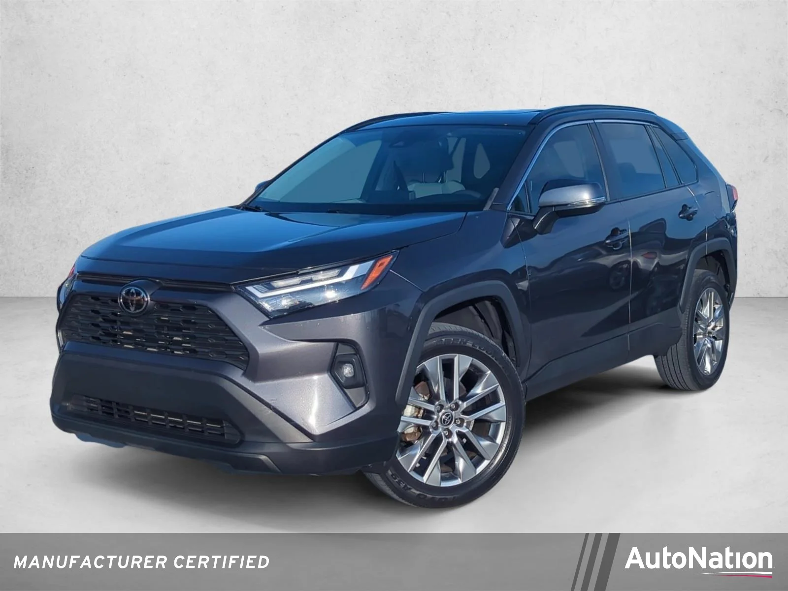 Used 2023 Magnetic Gray Metallic Toyota XLE Premium image 1