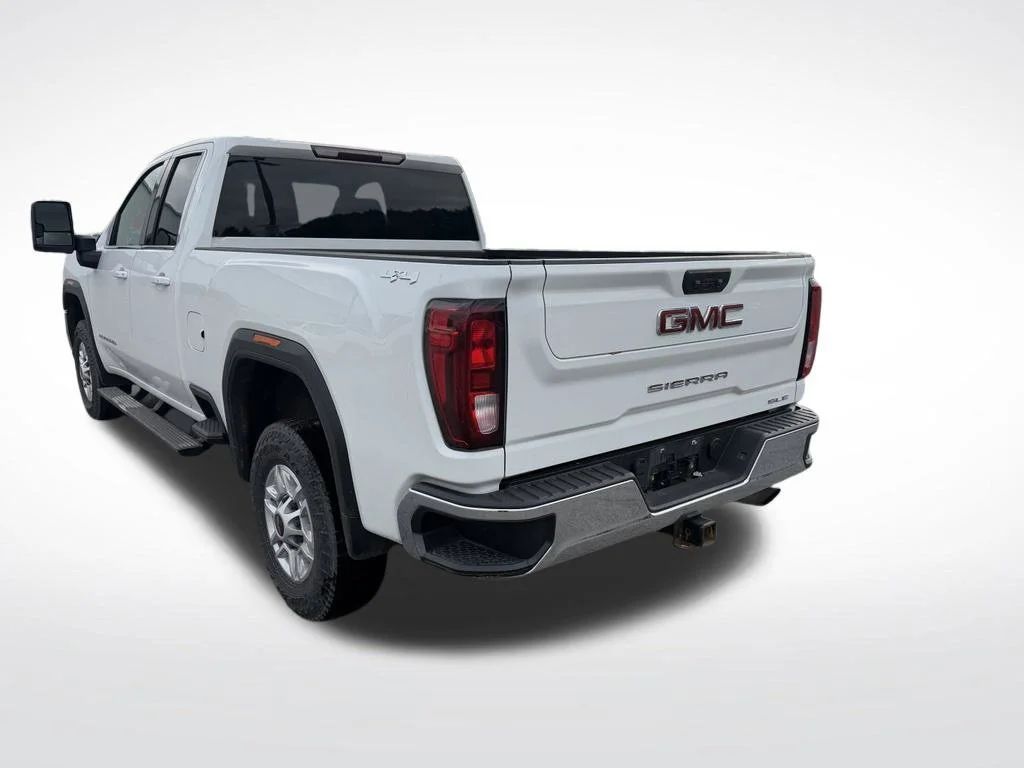 Used 2022 White GMC SLE image 3