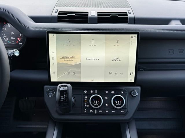 New 2026 Santorini Black Land Rover X-Dynamic SE image 26