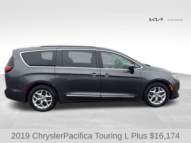 Used 2019 Crystal Metallic Chrysler Touring L Plus image 9