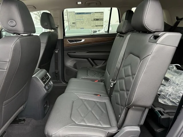 New 2026 Black Volkswagen 2.0T SE w/Technology image 21