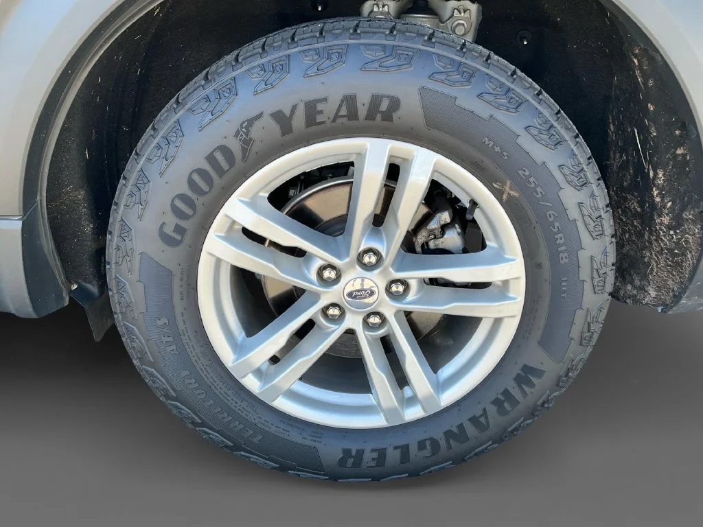 Used 2023 White Ford XLT image 9