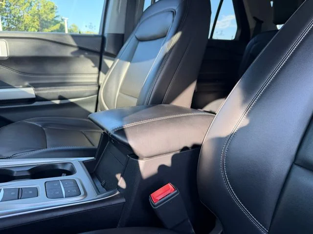 Used 2024 Green Metallic Ford XLT image 22