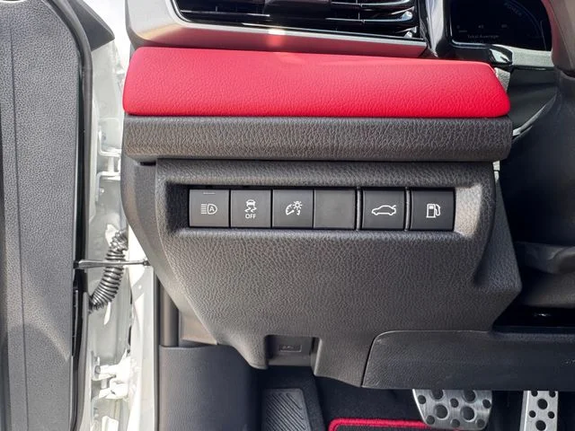 New 2026 Wind Chill Pearl <sup>1</sup> Toyota  XSE image 15