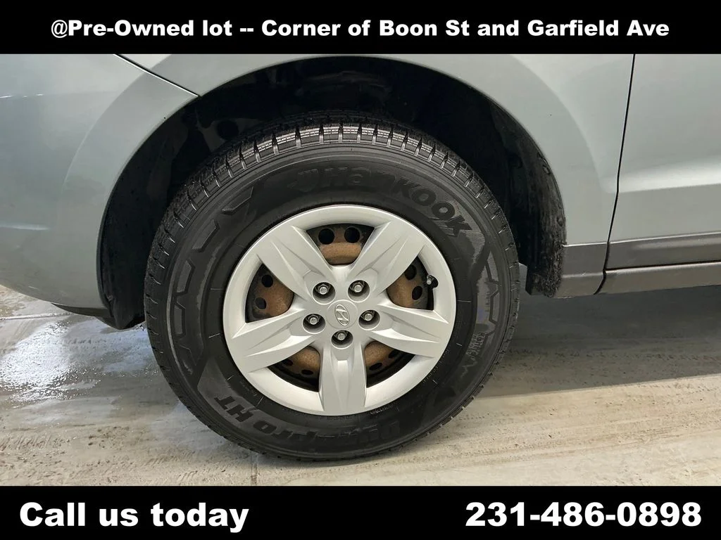 Used 2009 Silver Hyundai GLS image 11