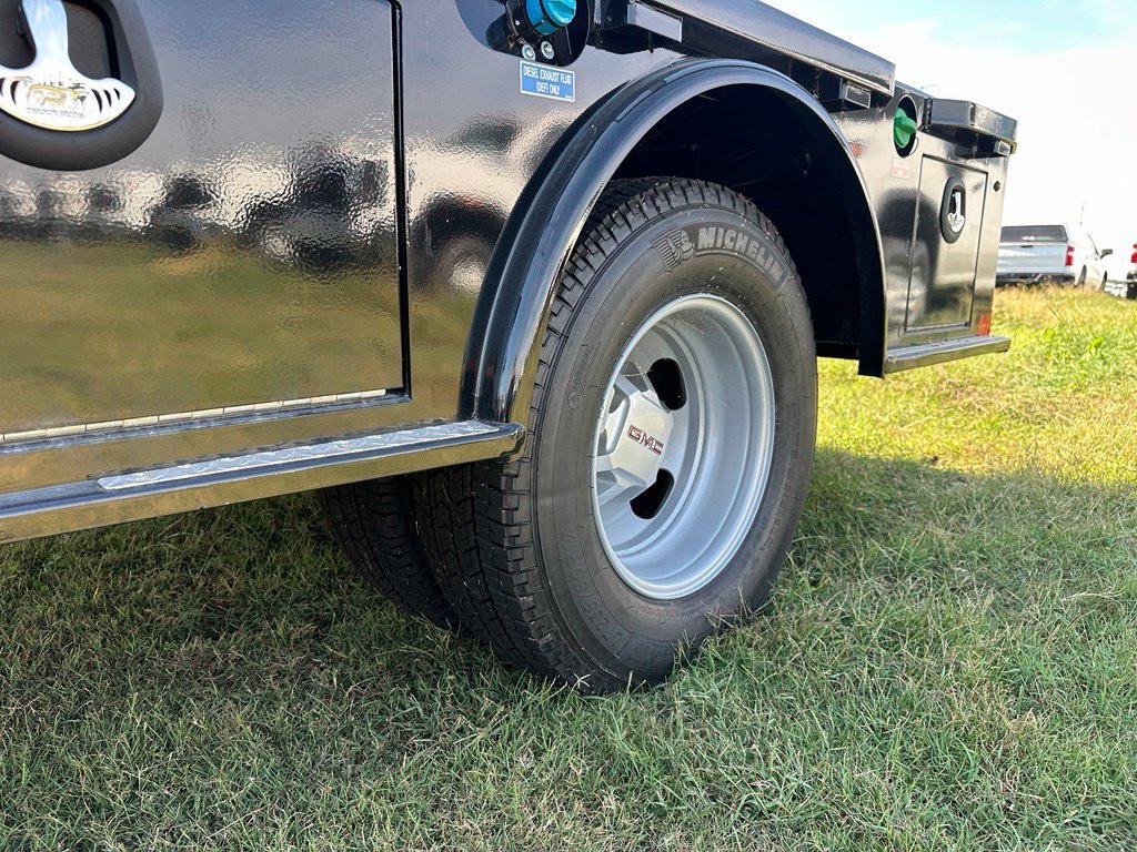 2026 GMC Sierra 3500 Chassis Cab Pro - Photo 11