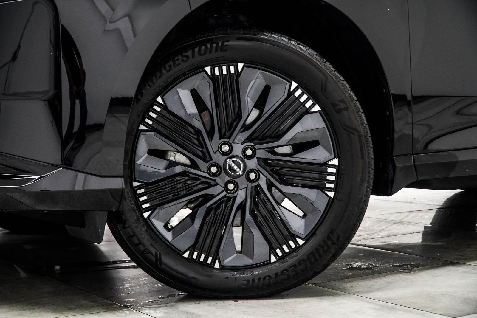 Used 2025 Black Nissan Platinum image 6