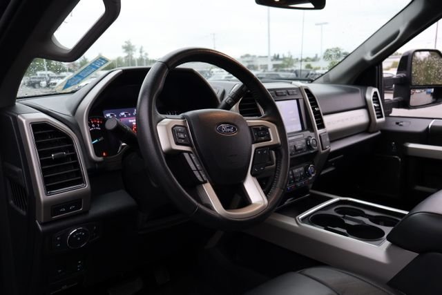 Used 2020 Black Metallic Ford Lariat image 9