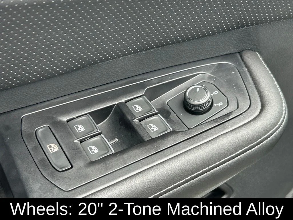 Used 2026 Opal White Pearl Volkswagen SE w/Technology image 19
