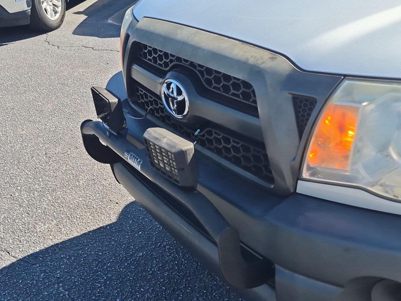 Used 2011  TOYOTA REGCAB image 13
