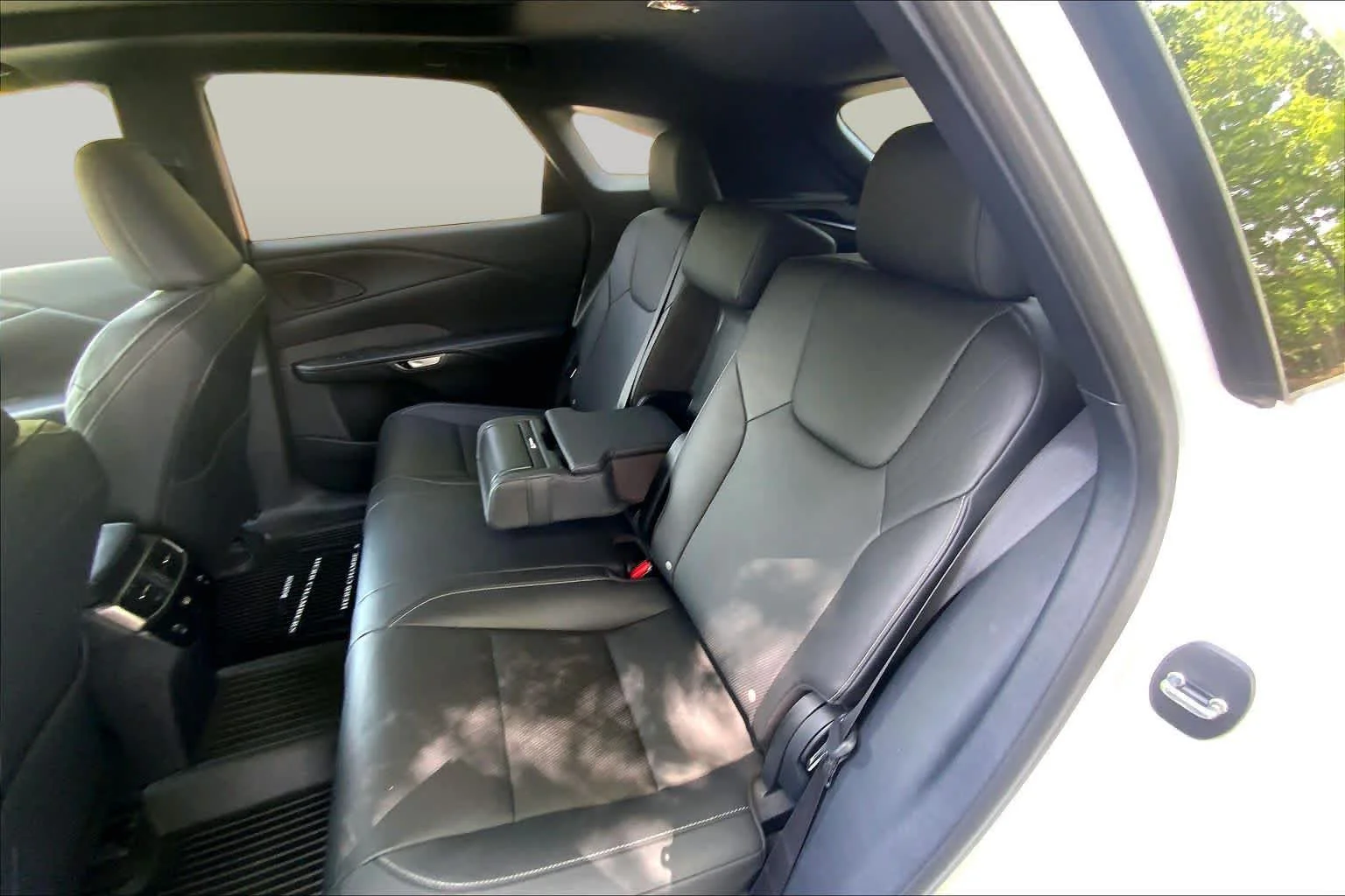 Used 2023 Eminent White Pearl Lexus Premium Plus image 19