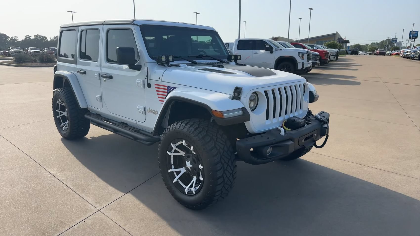 Used 2020 Bright White Clearcoat Jeep Sport S image 3