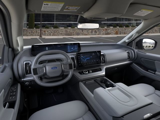 New 2026 Star White Metallic Tri-Coat Ford Active image 9