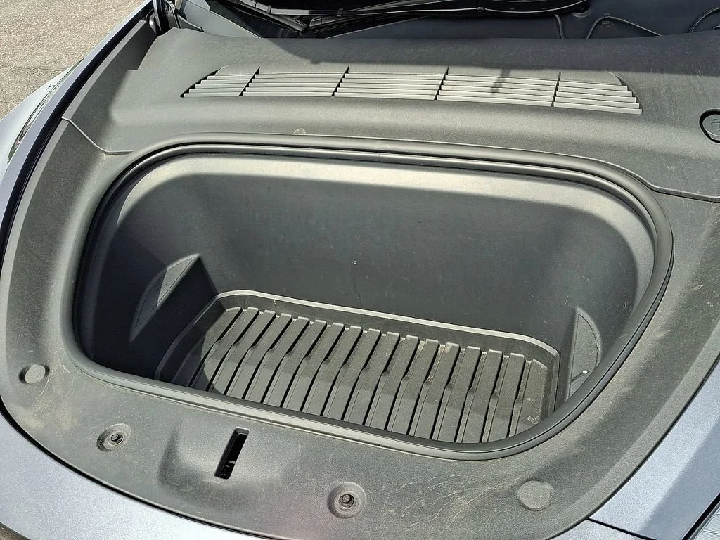 Used 2023  Tesla Long Range image 29