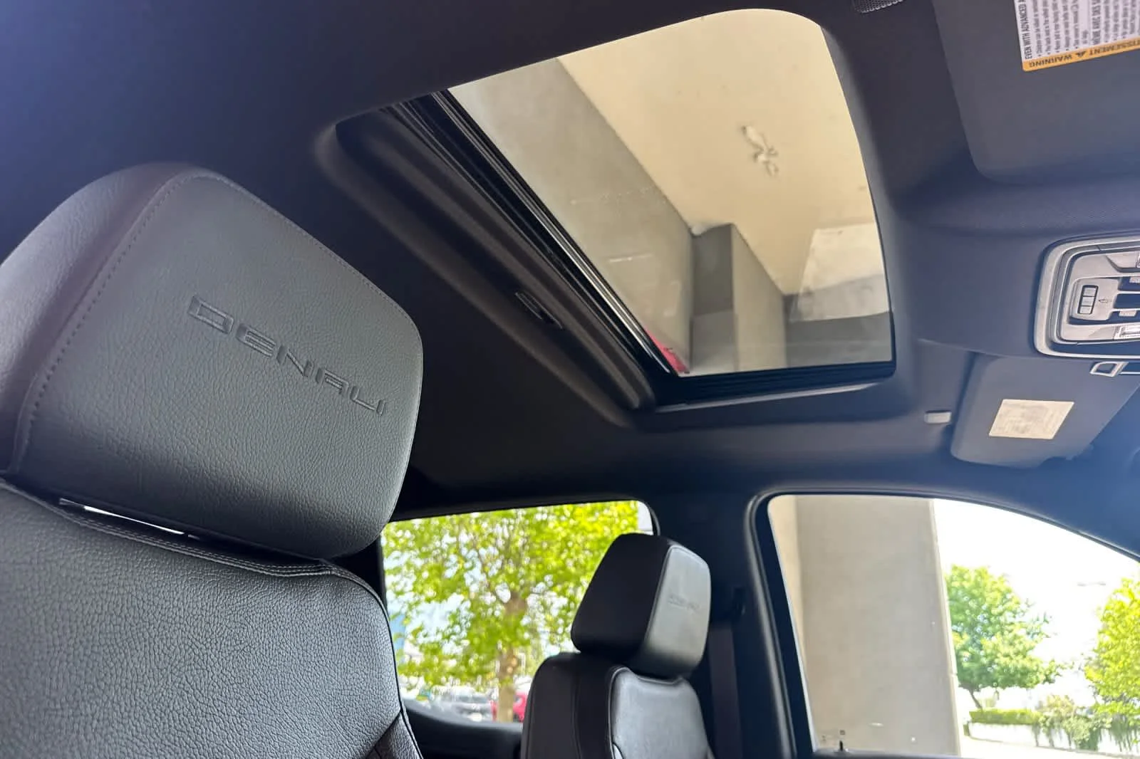 Used 2020 Onyx Black GMC Denali image 17