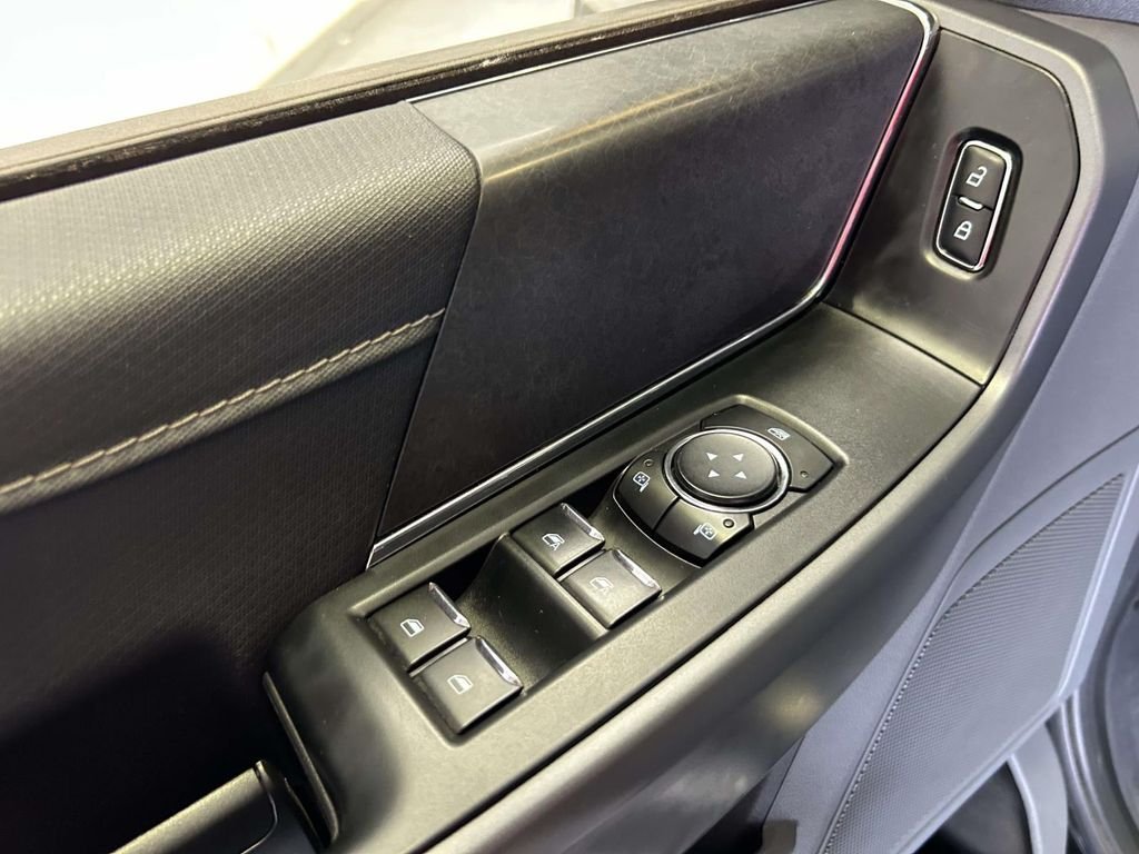 Used 2025 Black Ford XLT image 18