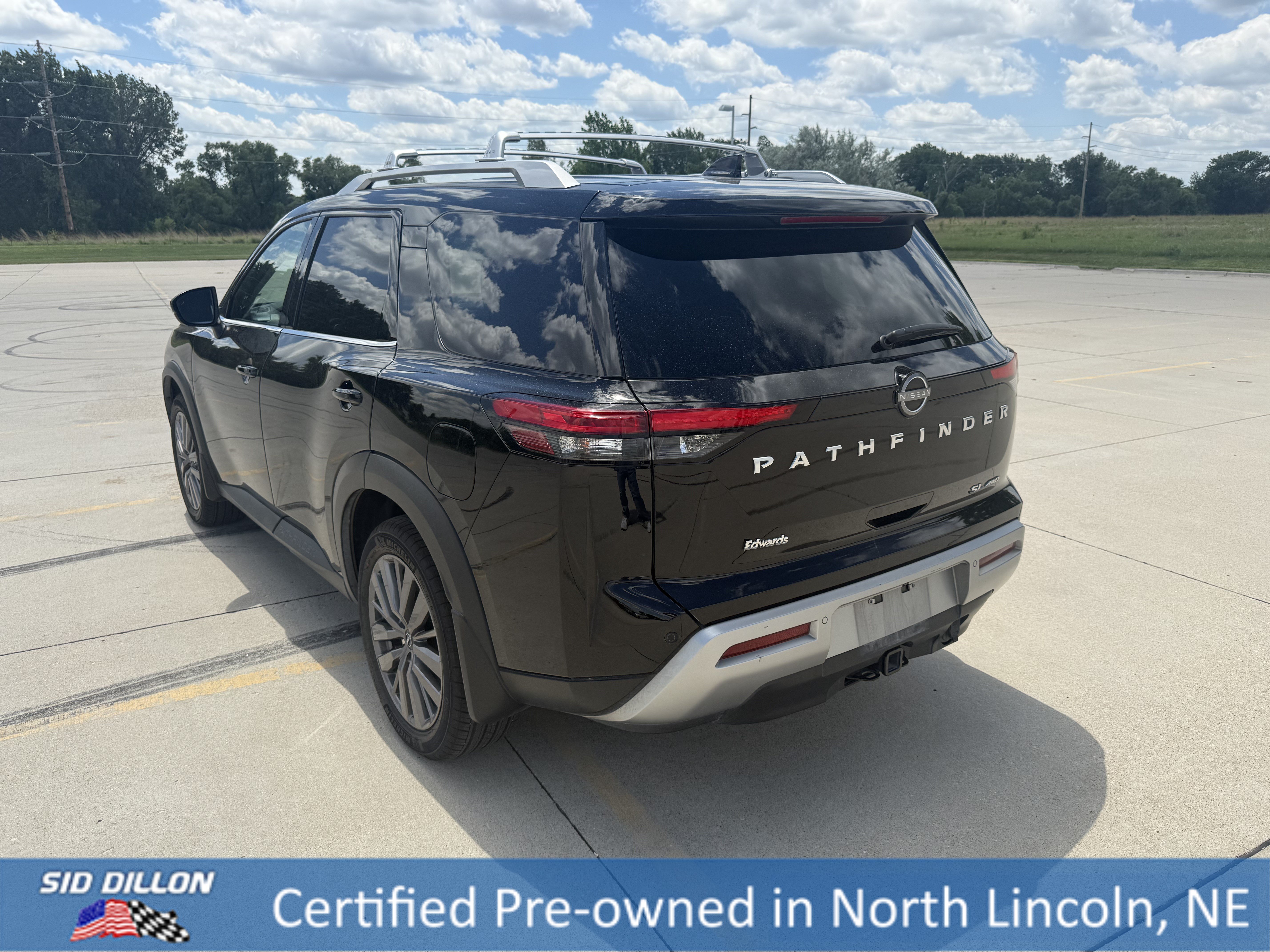 Used 2023 Super Black Nissan SL image 7